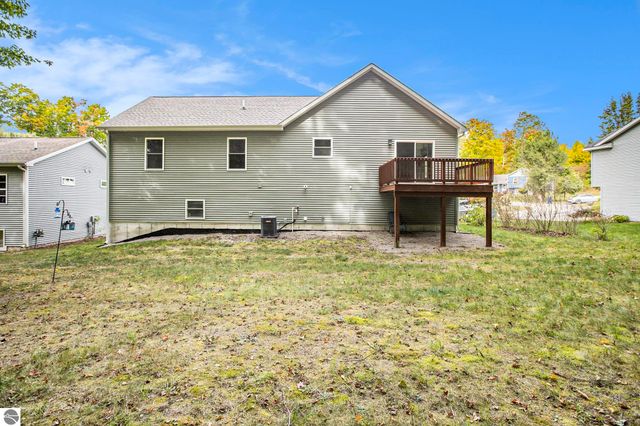 220 Parkview Drive, Kingsley, MI 49649