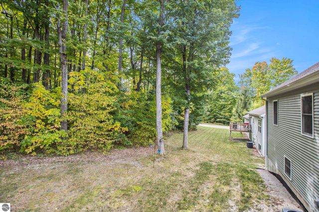 220 Parkview Drive, Kingsley, MI 49649