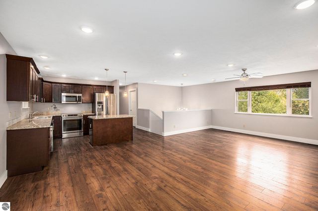 220 Parkview Drive, Kingsley, MI 49649