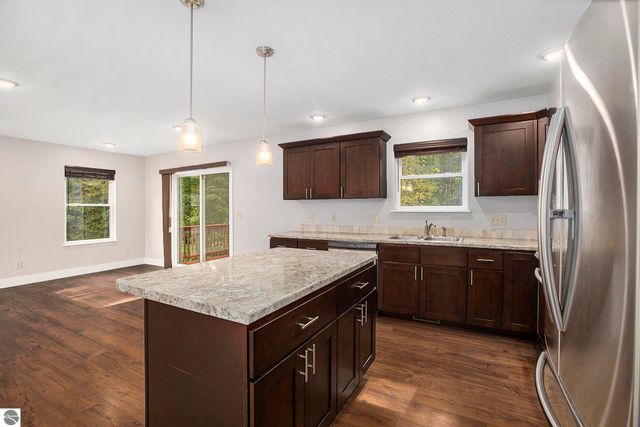 220 Parkview Drive, Kingsley, MI 49649