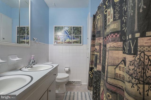 71 W WESTVIEW AVE, Dover, DE 19901
