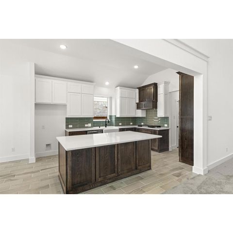 312 Lovett Lane, Burleson, TX 76028