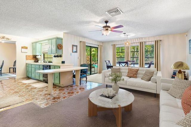 267 Old Country Road S, Wellington, FL 33414