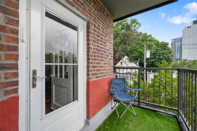 30 Clinton Place 2F, New Rochelle, NY 10801