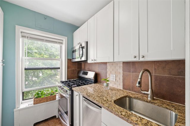 30 Clinton Place 2F, New Rochelle, NY 10801