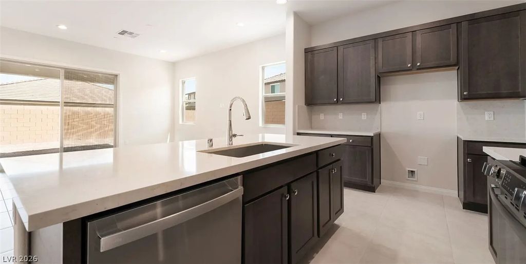 650 Ambridge Drive, Henderson, NV 89011 — photo 4