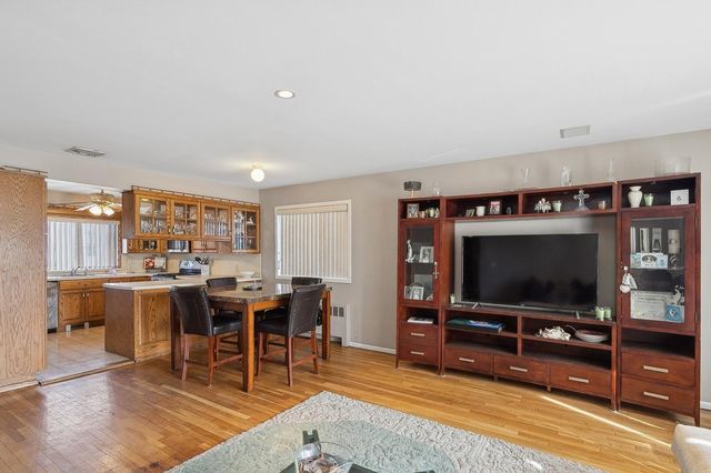 32 E 1st Street, Freeport, NY 11520