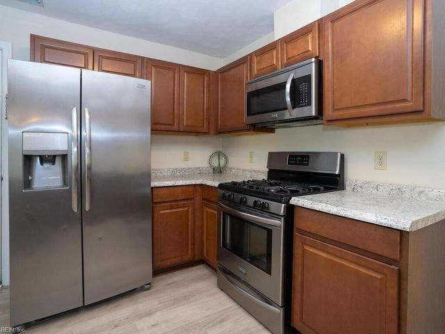 2021 Regency DR, Suffolk, VA 23434