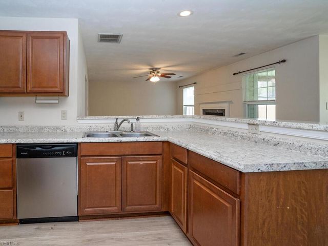 2021 Regency DR, Suffolk, VA 23434