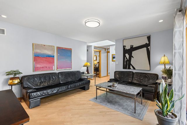 820 Lawler Avenue, Wilmette, IL 60091
