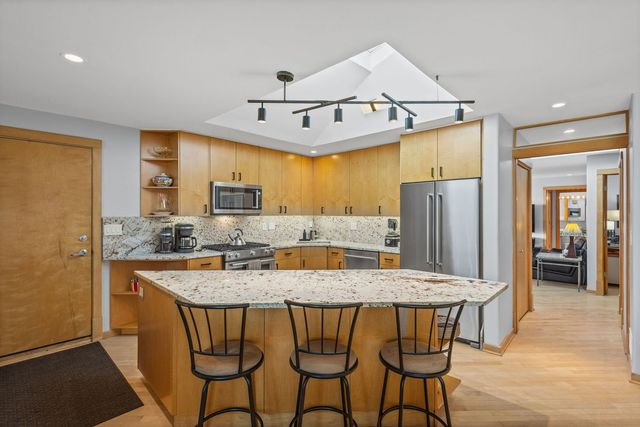 820 Lawler Avenue, Wilmette, IL 60091
