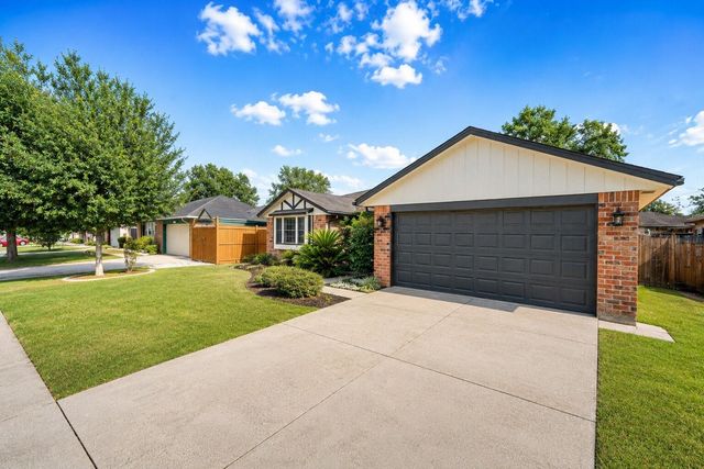 9438 Fuqua Street, Houston, TX 77075