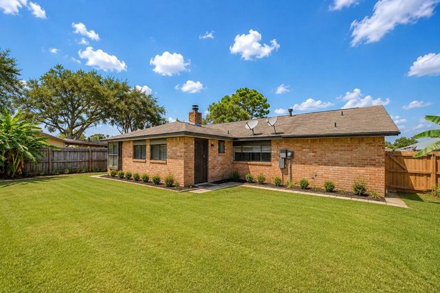9438 Fuqua Street, Houston, TX 77075