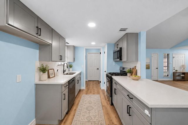 9438 Fuqua Street, Houston, TX 77075