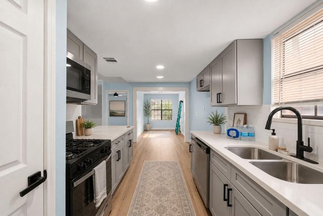9438 Fuqua Street, Houston, TX 77075