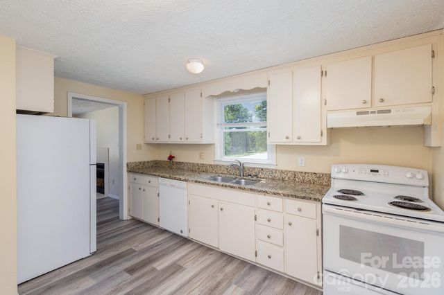 3131 Vestal Place, Charlotte, NC 28212