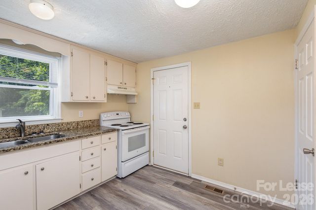 3131 Vestal Place, Charlotte, NC 28212