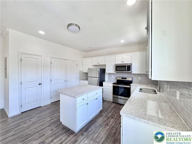 315 East Stone Alley 3, Alburtis Boro, PA 18011