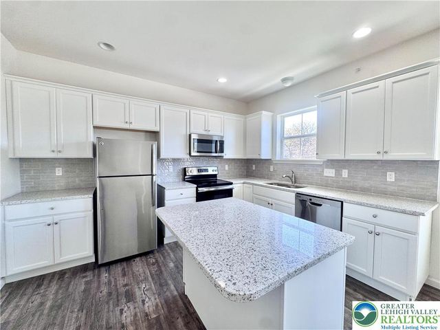 315 East Stone Alley 3, Alburtis Boro, PA 18011
