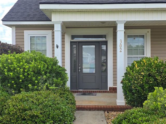 302 Meyers Lake Drive, Warner Robins, GA 31088