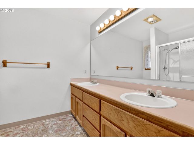 6203 Ne 82ND Ave, Vancouver, WA 98662