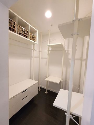 687 E 2nd St 4, Boston, MA 02127
