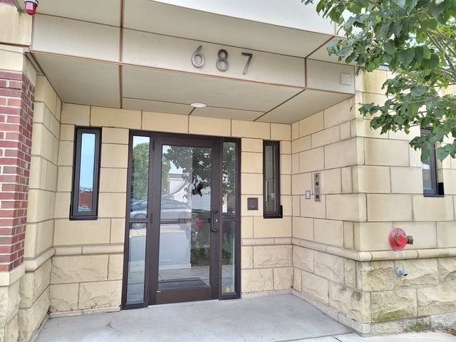 687 E 2nd St 4, Boston, MA 02127