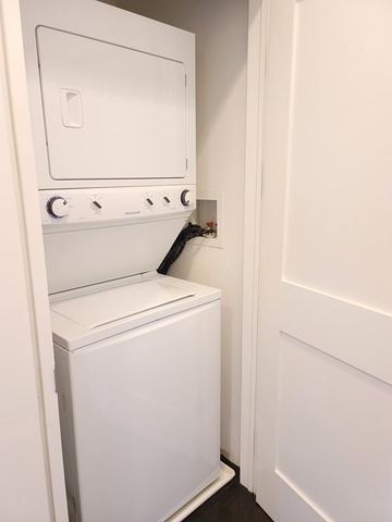 687 E 2nd St 4, Boston, MA 02127