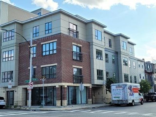 687 E 2nd St 4, Boston, MA 02127