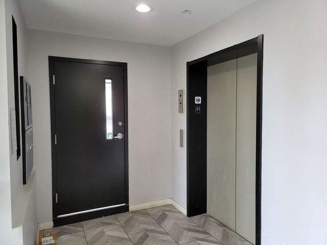 687 E 2nd St 4, Boston, MA 02127