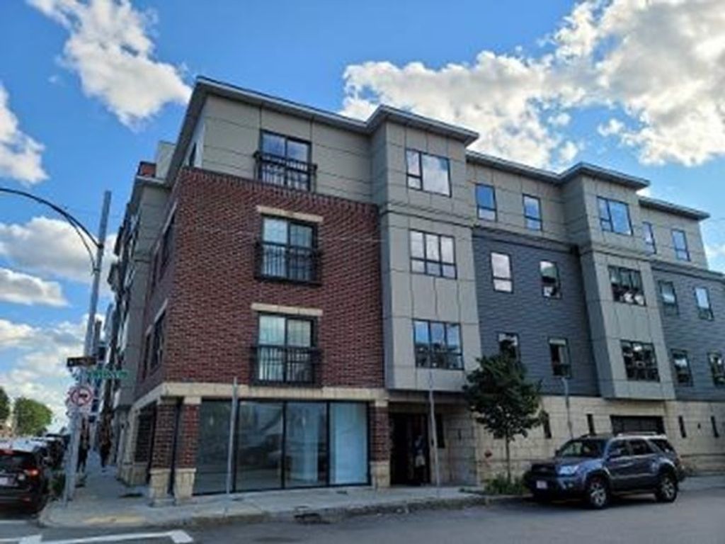 687 E 2nd St 4, Boston, MA 02127
