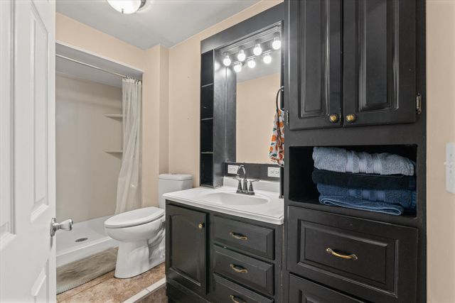 2052 N NORTHWEST CT, Columbia, MO 65202