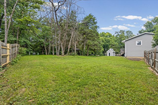 2052 N NORTHWEST CT, Columbia, MO 65202