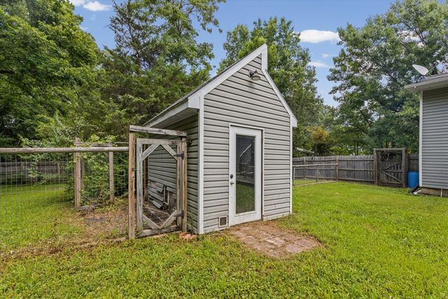 2052 N NORTHWEST CT, Columbia, MO 65202