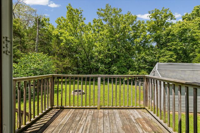 2052 N NORTHWEST CT, Columbia, MO 65202
