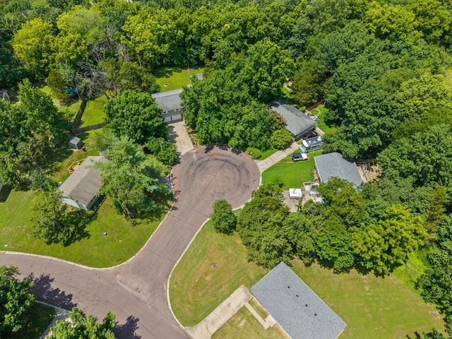2052 N NORTHWEST CT, Columbia, MO 65202