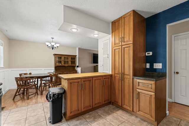 2052 N NORTHWEST CT, Columbia, MO 65202