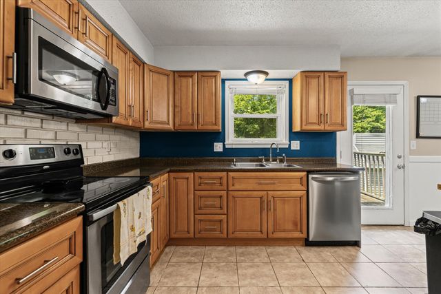 2052 N NORTHWEST CT, Columbia, MO 65202