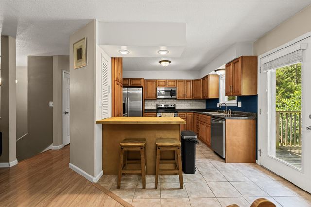 2052 N NORTHWEST CT, Columbia, MO 65202