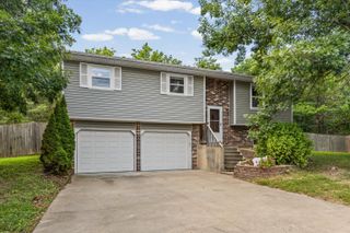 2052 N NORTHWEST CT, Columbia, MO 65202