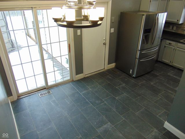 123 Country Wood Drive, Whiteland, IN 46184