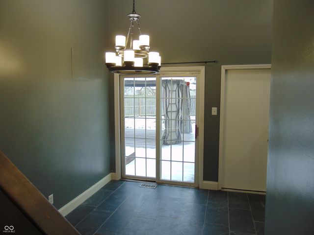 123 Country Wood Drive, Whiteland, IN 46184