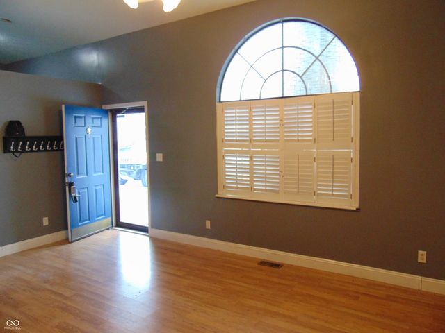 123 Country Wood Drive, Whiteland, IN 46184