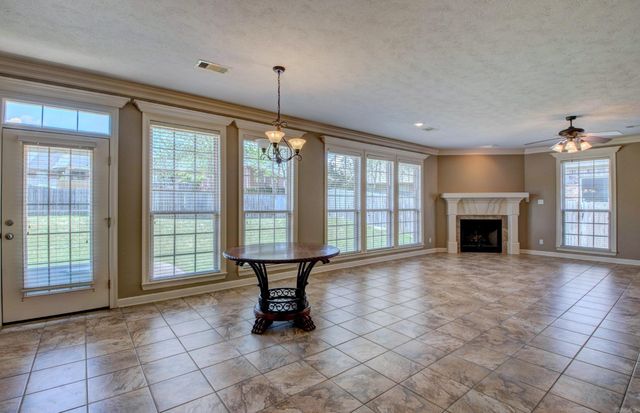 124 Mountain Valley Drive, Maumelle, AR 72113