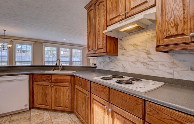 124 Mountain Valley Drive, Maumelle, AR 72113