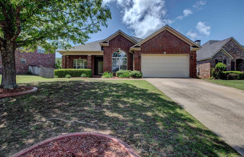 124 Mountain Valley Drive, Maumelle, AR 72113