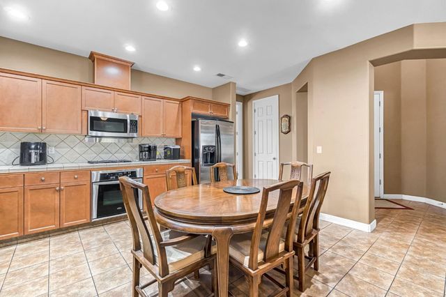4203 N Bain Avenue, Fresno, CA 93722