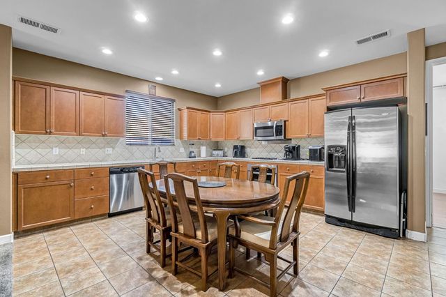 4203 N Bain Avenue, Fresno, CA 93722