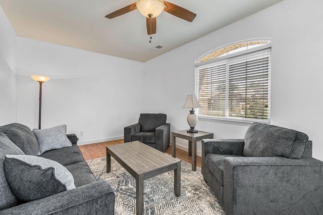 4203 N Bain Avenue, Fresno, CA 93722