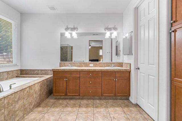 4203 N Bain Avenue, Fresno, CA 93722